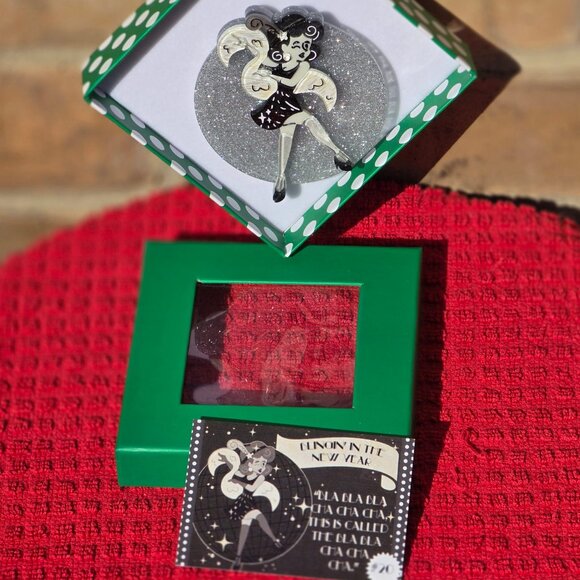 NWT Lipstick & Chrome New Year's Eve Broach - Picture 1 of 2